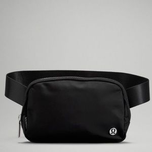 NWT LULULEMON Everywhere Belt Bag Black NEW
